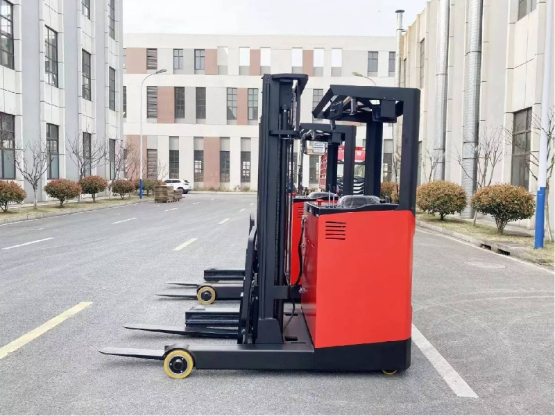 Delivery of NEO Seated Reach Truck