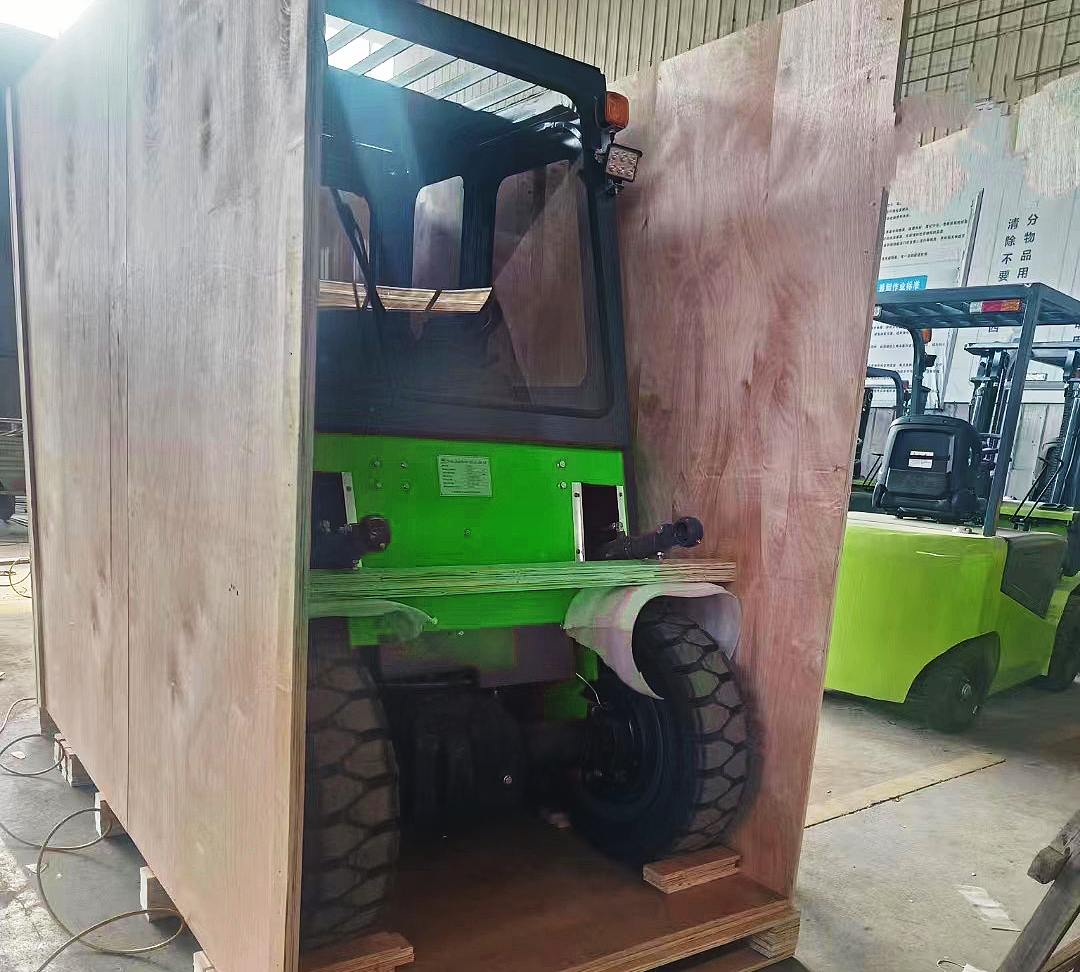 NEOlift lithium battery electric forklift 